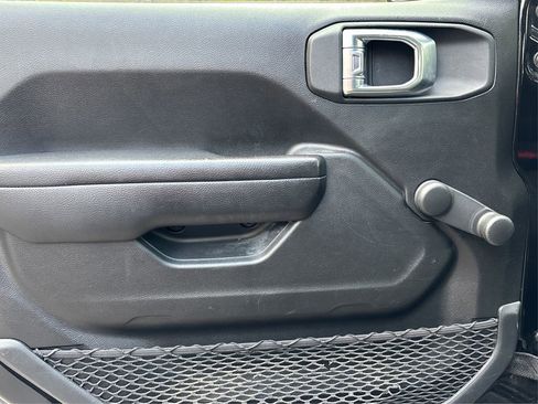 Used 2021 Jeep Wrangler Sport image 23