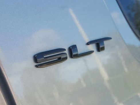 Used 2021 GMC Acadia SLT w/ Elevation Edition image 15