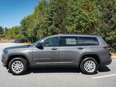 New 2025 Jeep Grand Cherokee L Laredo w/ Luxury Tech Group I RWD image 5