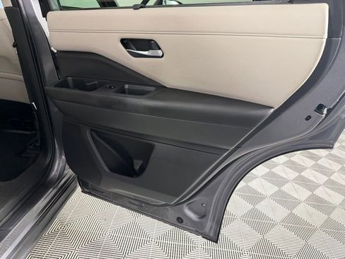 Used 2023 Nissan Pathfinder SL FWD image 29