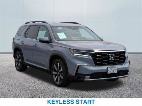 Certified 2025 Honda Pilot Elite image 4