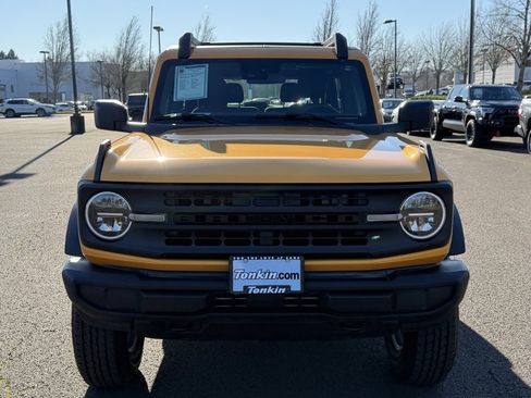 Used 2022 Ford Bronco Base image 3
