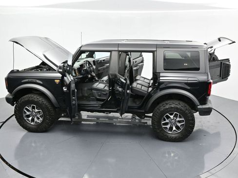 Used 2023 Ford Bronco Badlands image 45