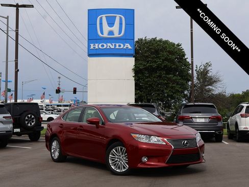 Used 2015 Lexus ES 350 w/ Luxury Package FWD image 1