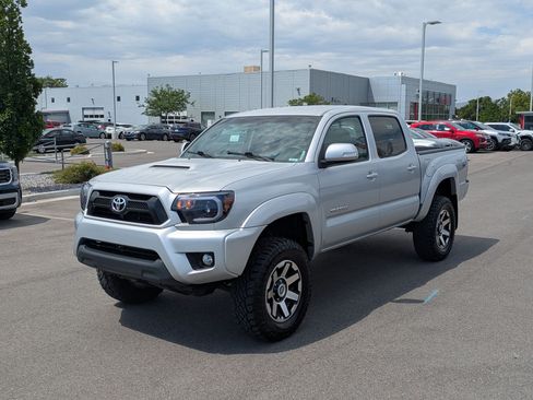Used 2012 Toyota Tacoma 4x4 Double Cab w/ TRD Sport Pkg image 10