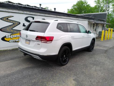 Used 2018 Volkswagen Atlas SEL AWD/4WD image 3