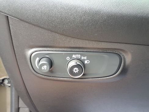 Used 2023 Chevrolet Equinox RS AWD/4WD image 17