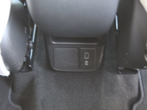 Used 2022 Buick Encore GX Select AWD/4WD image 17
