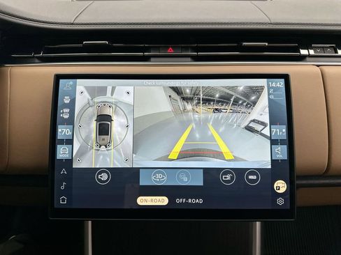 New 2026 Land Rover Range Rover Long Wheelbase SE image 28