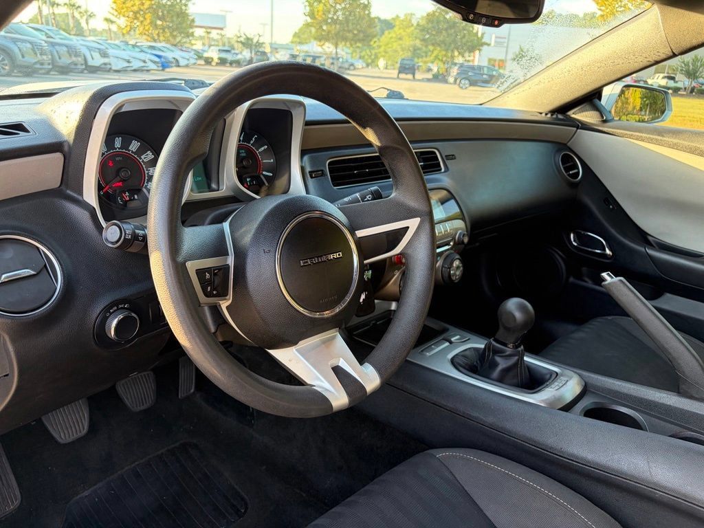 Used 2011 Chevrolet Camaro LS RWD image 12