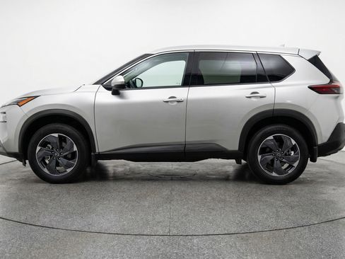Used 2025 Nissan Rogue SV image 5