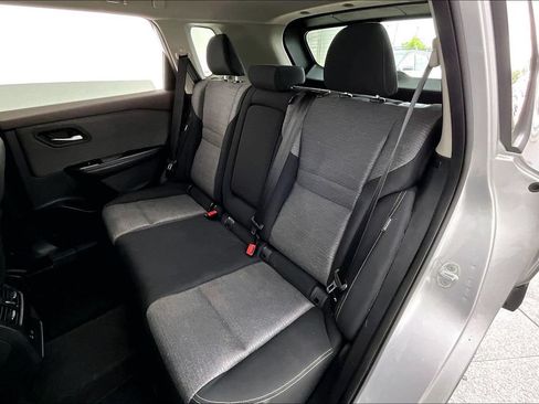 Used 2021 Nissan Rogue SV FWD image 32