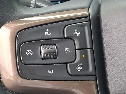 Used 2023 Chevrolet Suburban High Country w/ LPO, Illumination Package AWD/4WD image 22