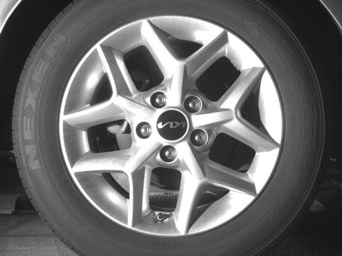 Used 2025 Kia Soul LX w/ LX Technology Package FWD image 15