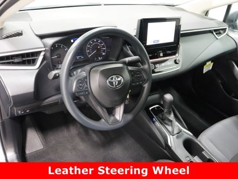 Used 2025 Toyota Corolla LE image 13