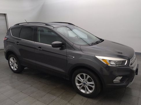Used 2018 Ford Escape SE FWD image 11