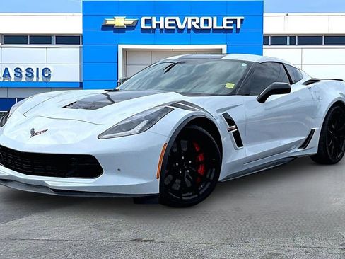 Used 2019 Chevrolet Corvette Grand Sport w/ Z07 Performance Package RWD image 3