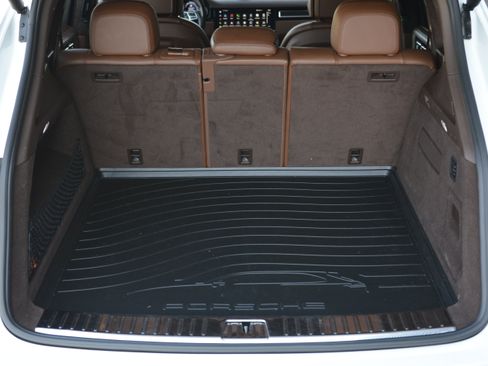 Used 2023 Porsche Cayenne Turbo AWD/4WD image 45