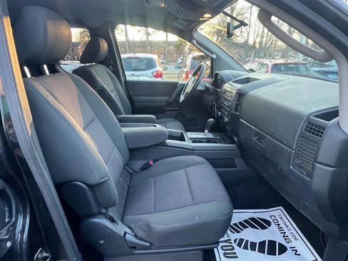 Used 2011 Nissan Titan SV w/ SV Value Truck Pkg image 11