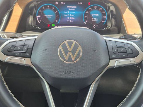 Used 2025 Volkswagen Atlas SE FWD image 23