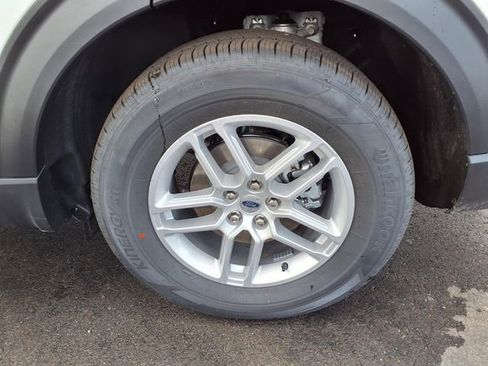 New 2026 Ford Explorer Active RWD image 5
