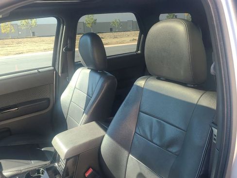 Used 2011 Ford Escape Limited w/ 301A Rapid Spec Order Code image 19