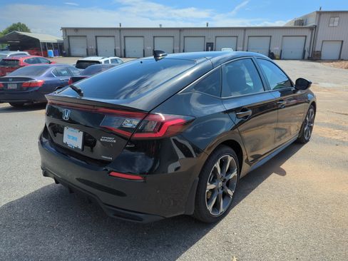 Used 2025 Honda Civic Sport Touring image 4