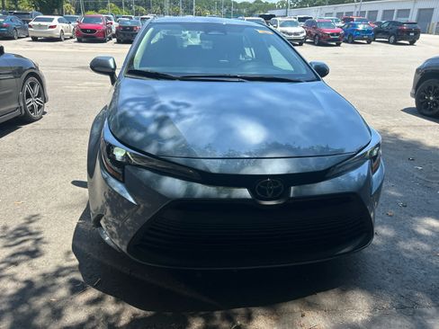 Used 2025 Toyota Corolla LE FWD image 6