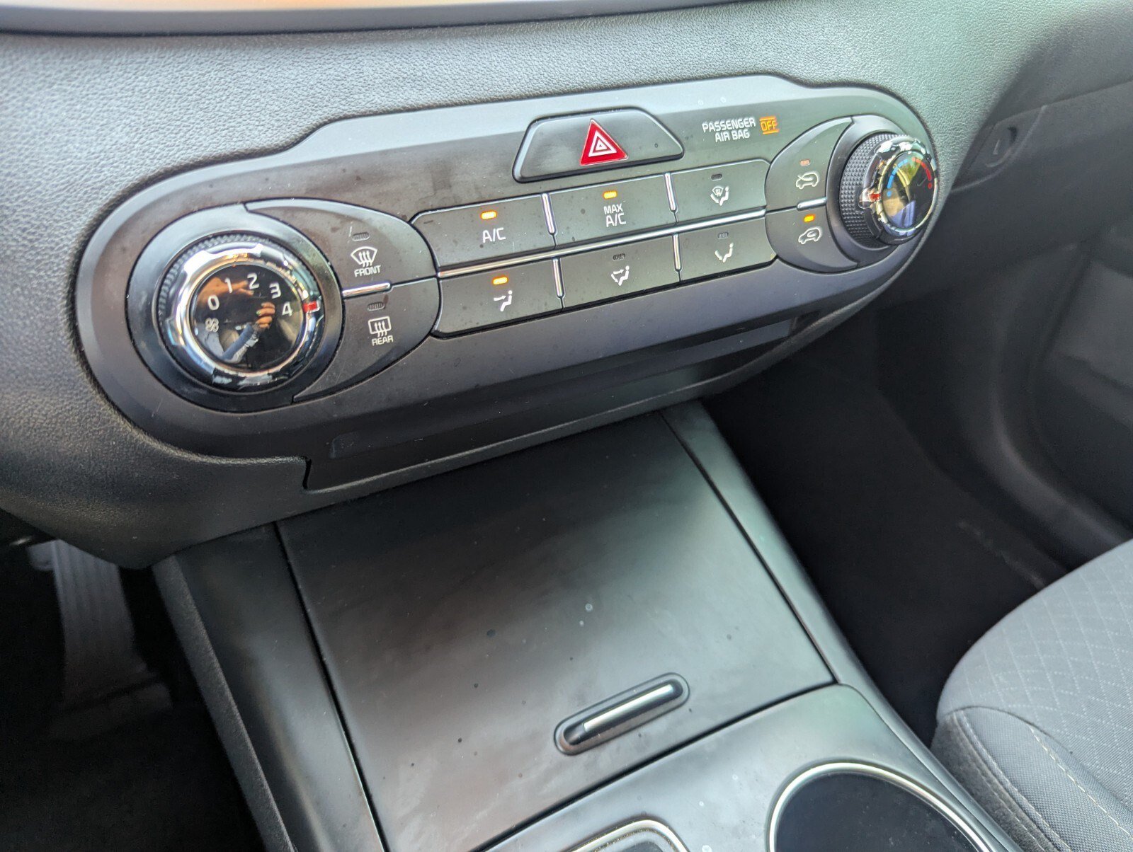 Used 2020 Kia Sorento LX FWD image 38