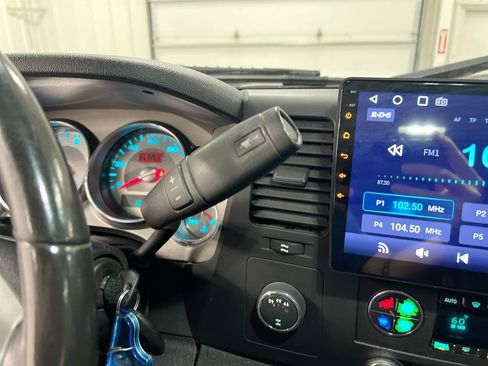 Used 2014 Chevrolet Silverado 2500 LT w/ Z71 Appearance Package AWD/4WD image 17