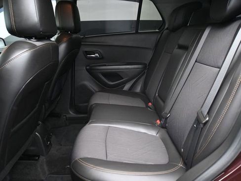 Used 2021 Chevrolet Trax LT w/ Driver Confidence Package AWD/4WD image 11
