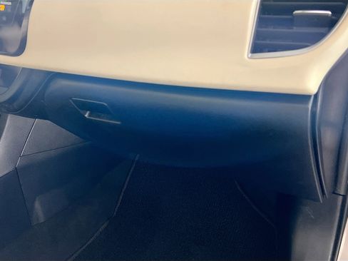 Used 2016 Toyota Corolla LE image 26