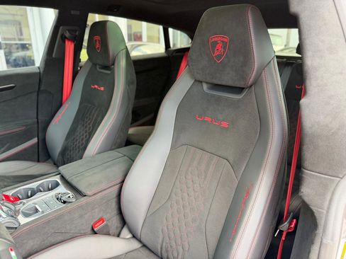 Used 2024 Lamborghini Urus Performante AWD/4WD image 41