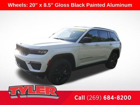 New 2025 Jeep Grand Cherokee Limited w/ Black Appearance Package image 3