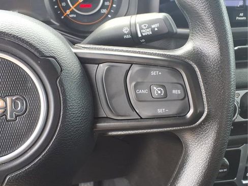 Used 2025 Jeep Wrangler Sport image 16