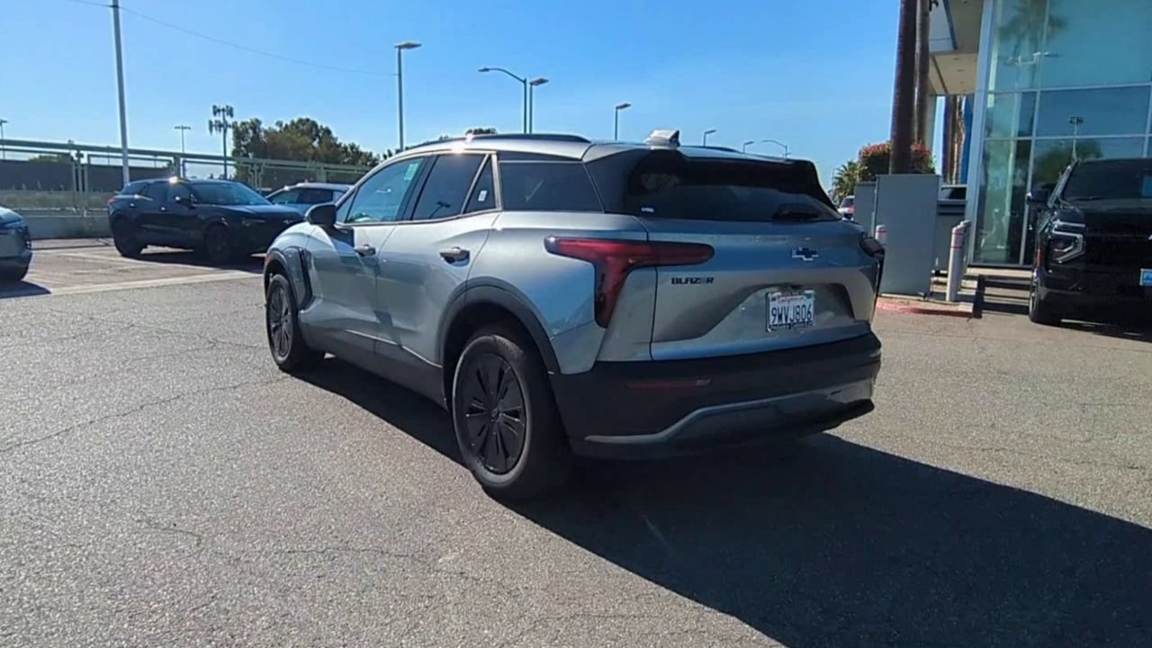 Used 2026 Chevrolet Blazer EV LT w/ Midnight/Sport Edition FWD image 6
