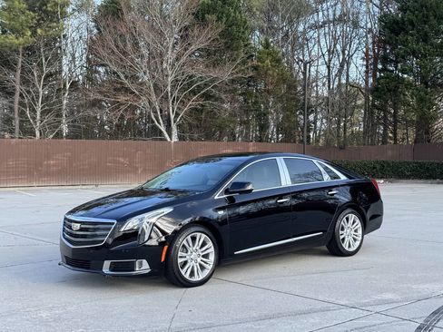 Used 2019 Cadillac XTS Luxury image 1