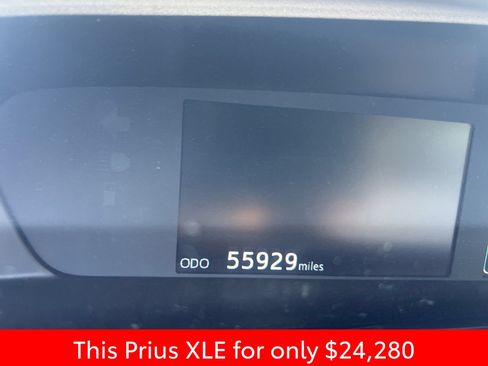 Used 2022 Toyota Prius XLE w/ Advanced Technology Package FWD image 11