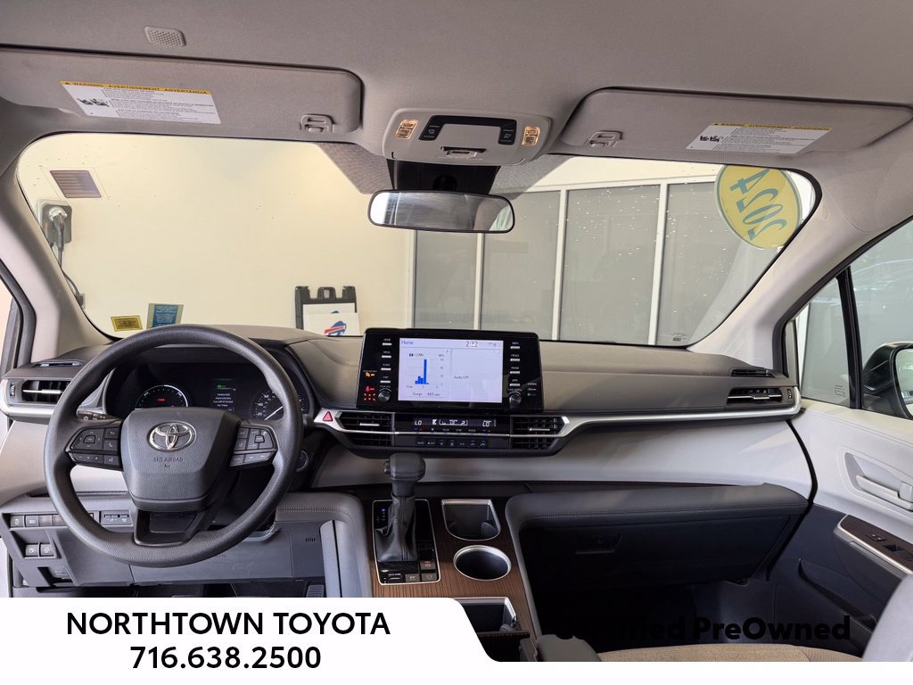 Used 2024 Toyota Sienna LE AWD/4WD image 7