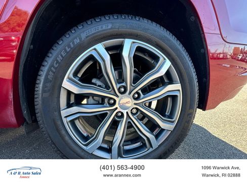 Used 2019 GMC Terrain Denali w/ Advanced Safety Package AWD/4WD image 24