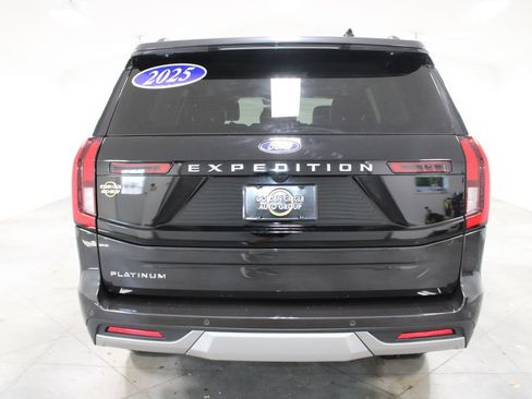 Used 2025 Ford Expedition Platinum w/ Platinum Ultimate Package AWD/4WD image 8