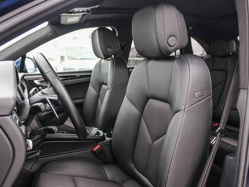 Used 2022 Porsche Macan AWD/4WD image 18