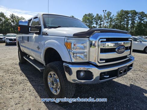 Used 2015 Ford F250 XLT w/ XLT Premium Package AWD/4WD image 5