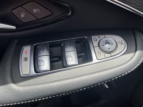 Used 2022 Mercedes-Benz GLC 300 4MATIC image 24