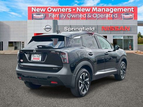 Used 2025 Nissan Kicks SV w/ SV Premium Package AWD/4WD image 5