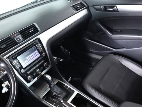 Used 2012 Volkswagen Passat 2.5 SE image 26