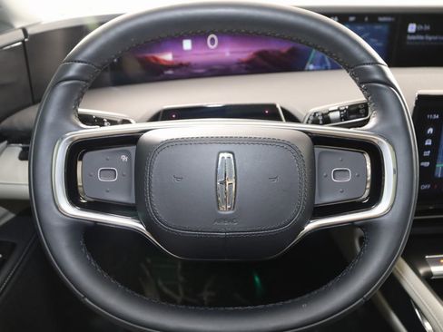 Used 2025 Lincoln Nautilus Reserve image 47