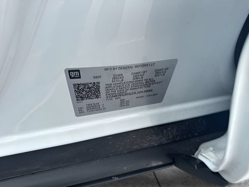 Used 2025 Chevrolet Traverse LT FWD image 36
