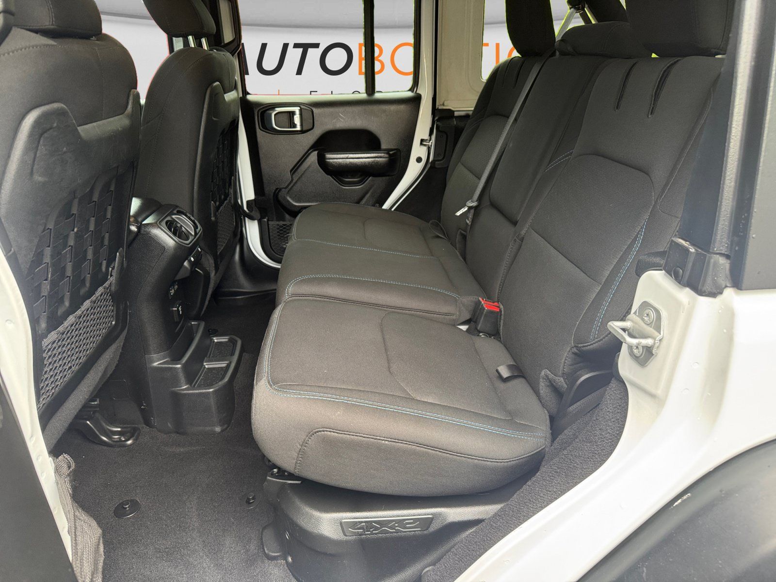 Used 2021 Jeep Wrangler Unlimited Rubicon 4xe AWD/4WD image 14