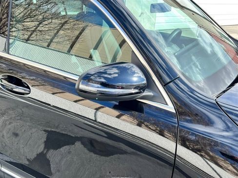 Used 2023 Mercedes-Benz EQB 300 4MATIC image 9